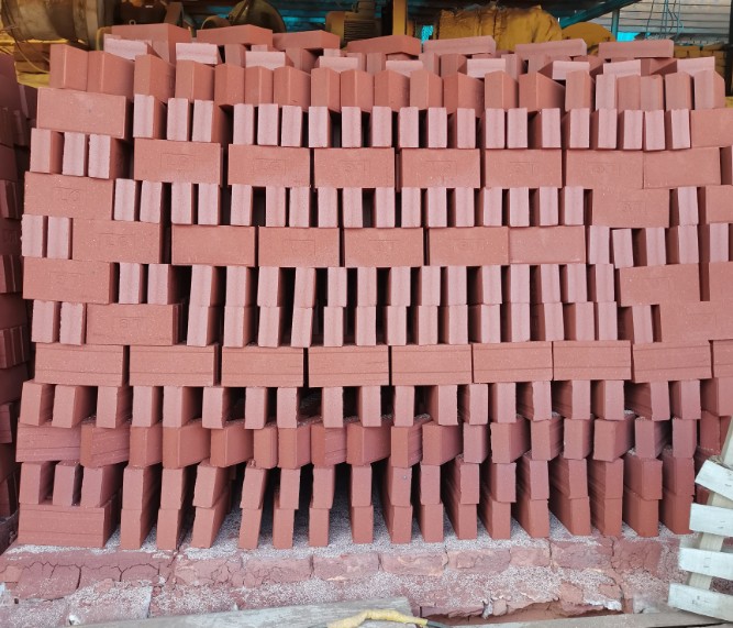 Extruded brick